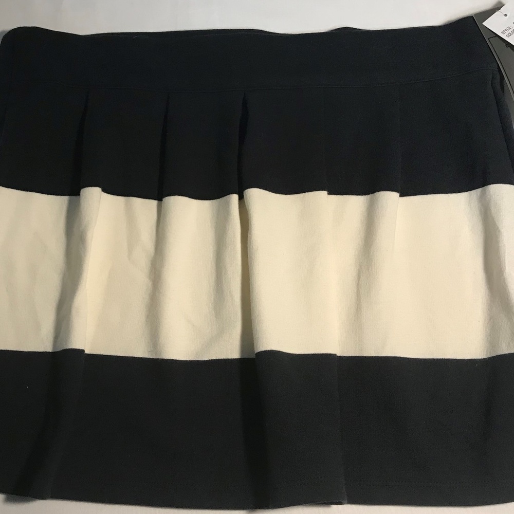 Prostar Womens L Color Block Pleated Skirt